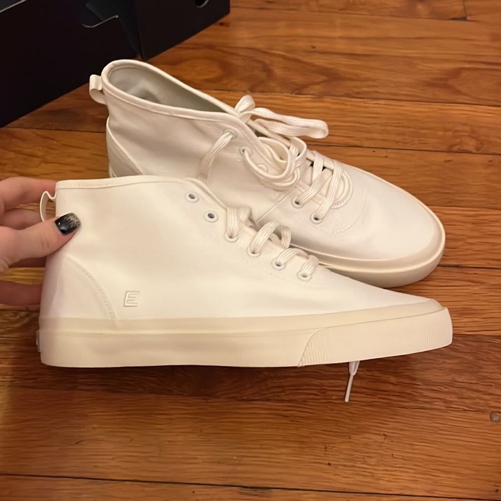 NWT EVERLANE WHITE CANVAS SHOES